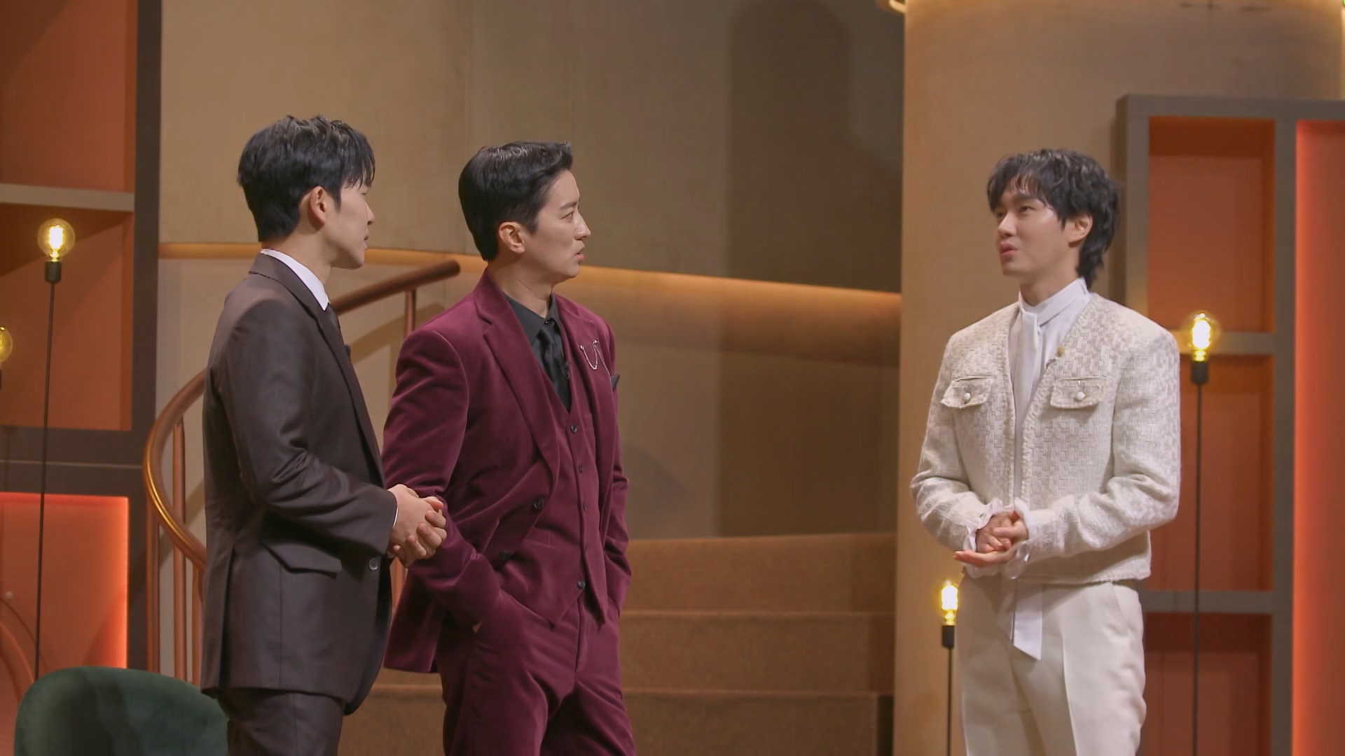 1. 잘생긴 트롯 1회ㅣ연예계 스타 12인의 잘생긴 트롯 신고식!