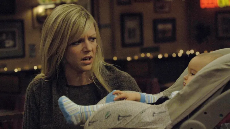 쓰레기통에서 아기를 발견하다