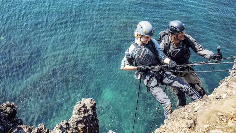 펄 아일랜드에 간 브리 라슨