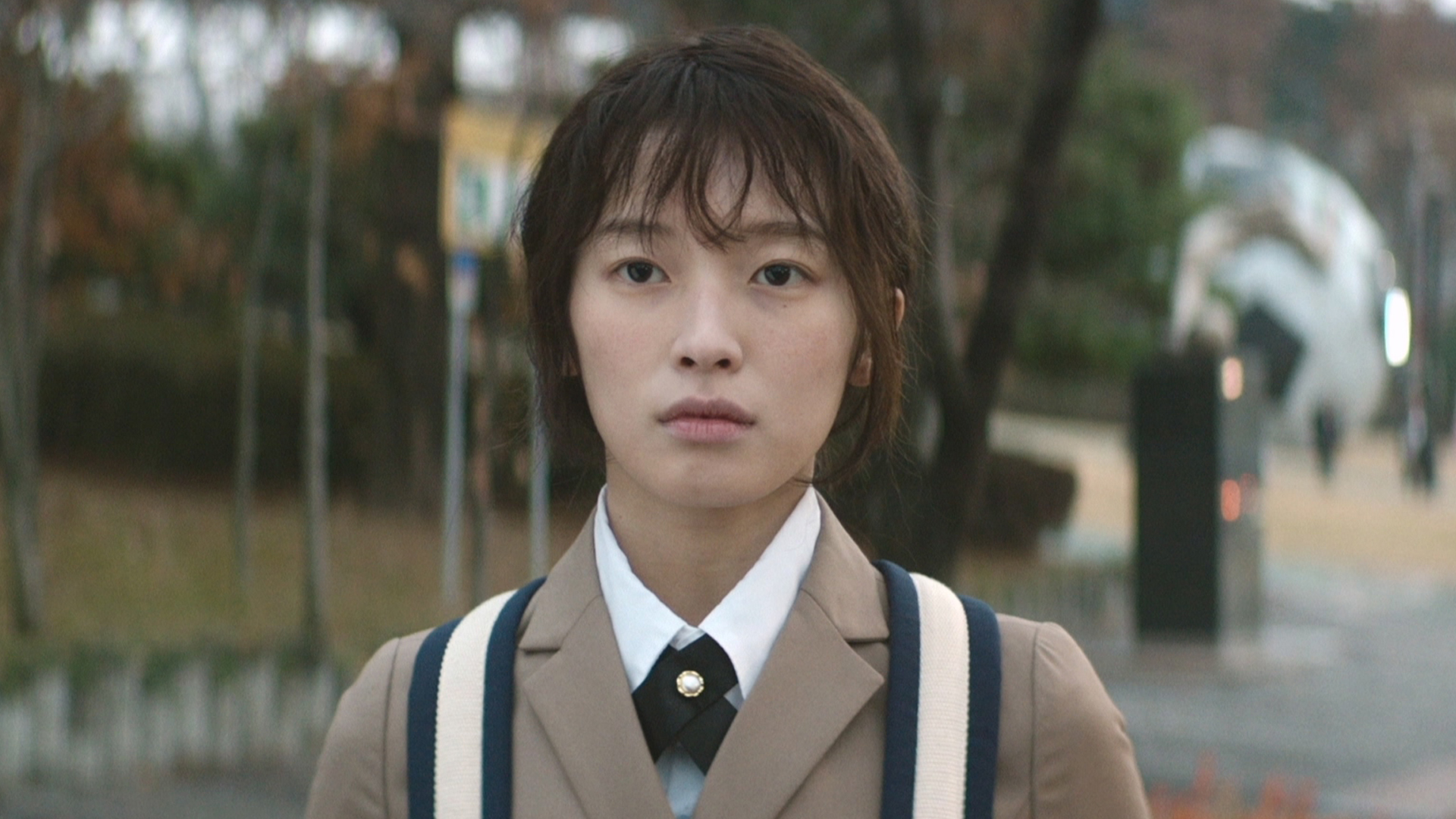 1. 선글라스를 쓴 소녀