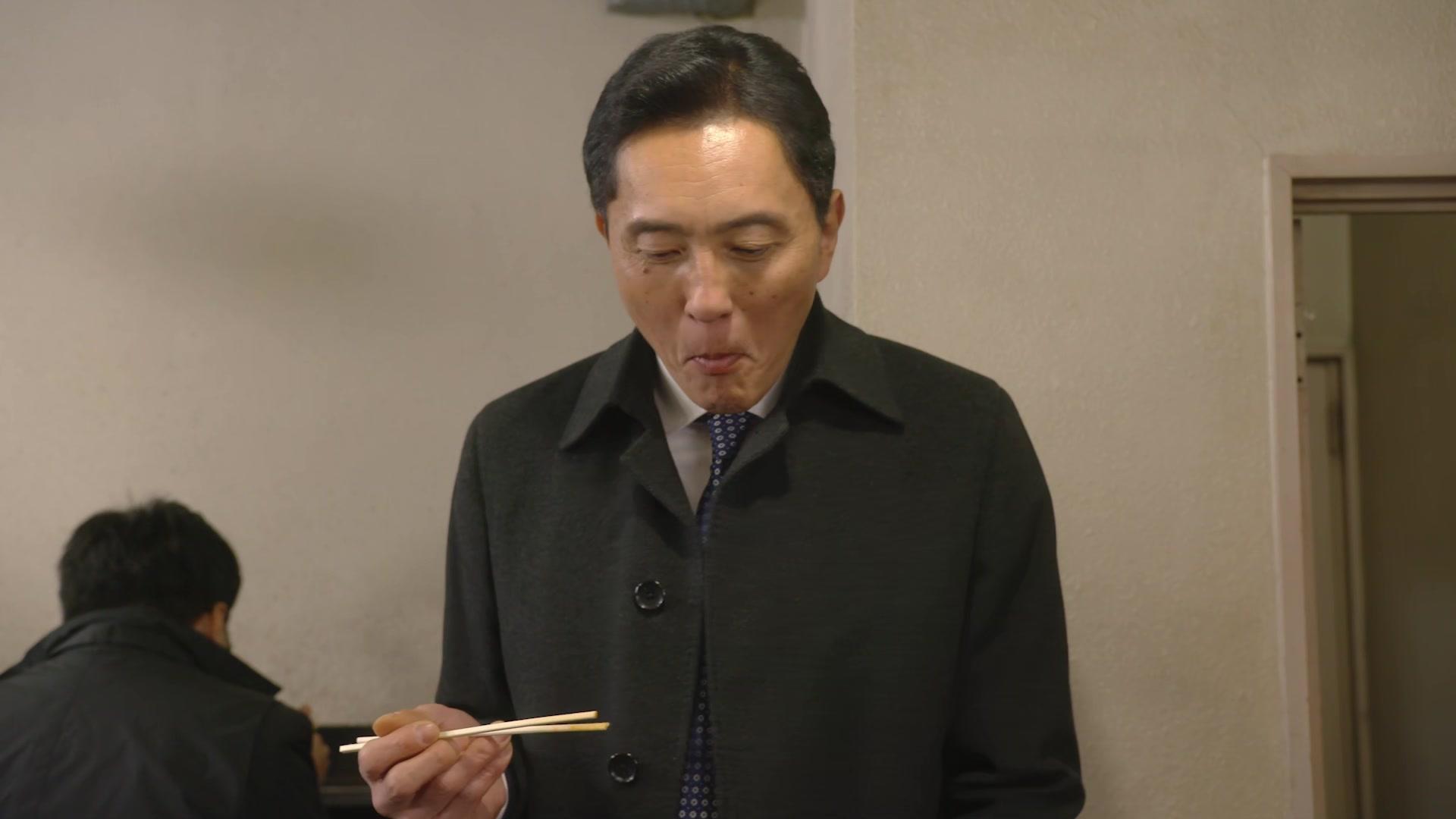 에히메현 마츠야마시의 도미 덮밥과 히로시마현 히로시마시의 숯불구이와 라멘